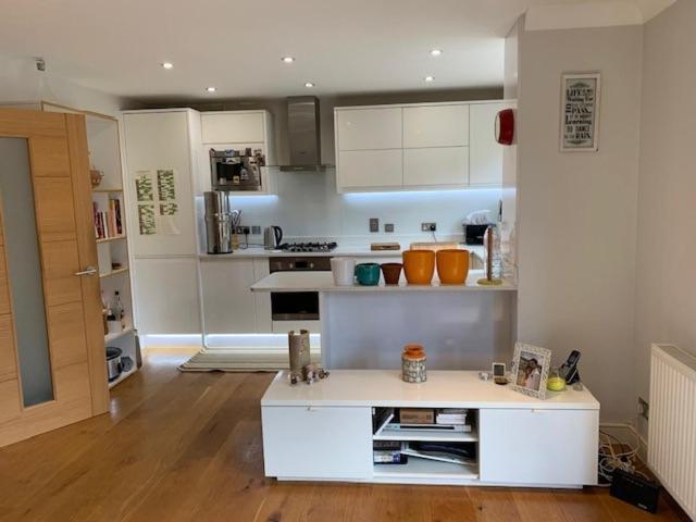Chic 3 Bed Apartment Near London Bridge With Balcony Bagian luar foto