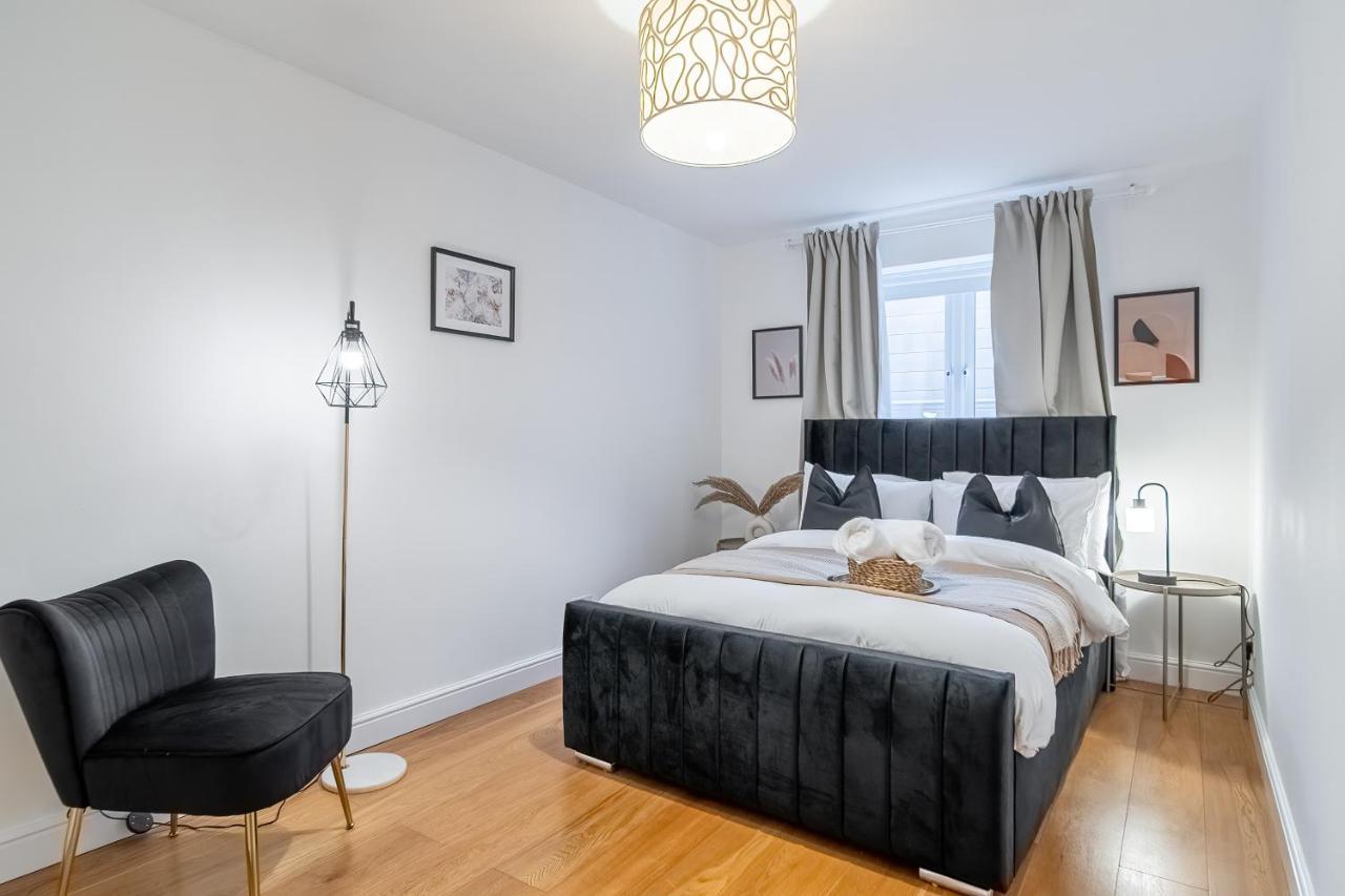 Chic 3 Bed Apartment Near London Bridge With Balcony Bagian luar foto