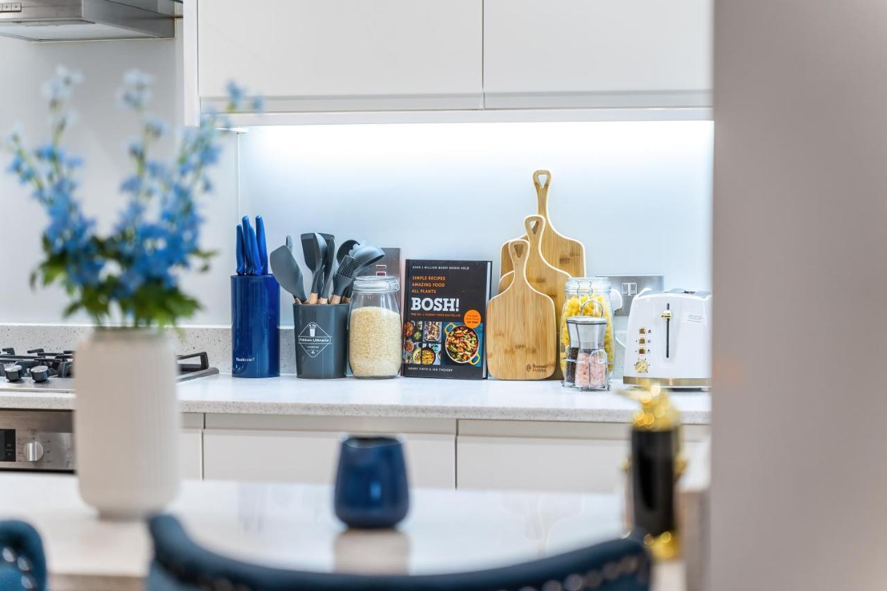 Chic 3 Bed Apartment Near London Bridge With Balcony Bagian luar foto