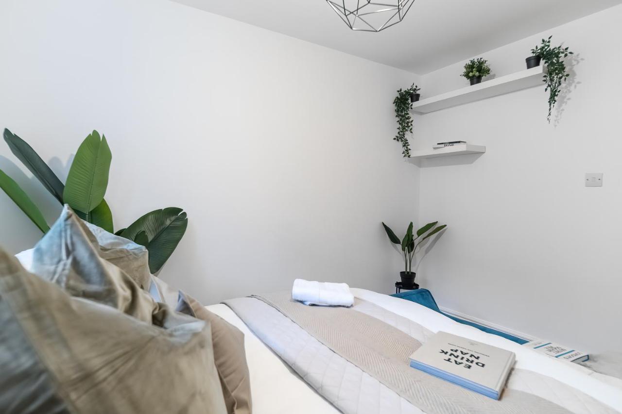 Chic 3 Bed Apartment Near London Bridge With Balcony Bagian luar foto