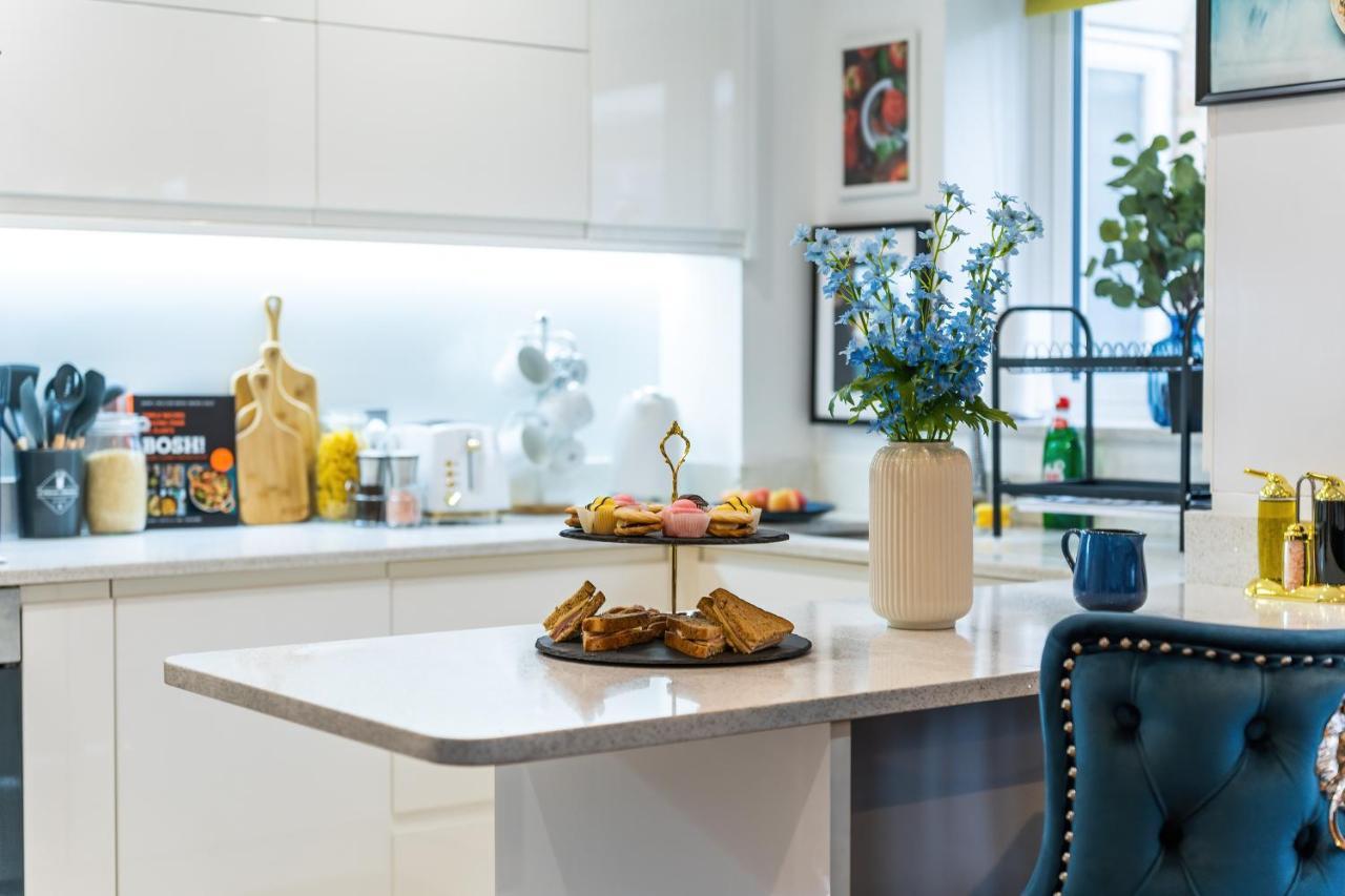 Chic 3 Bed Apartment Near London Bridge With Balcony Bagian luar foto