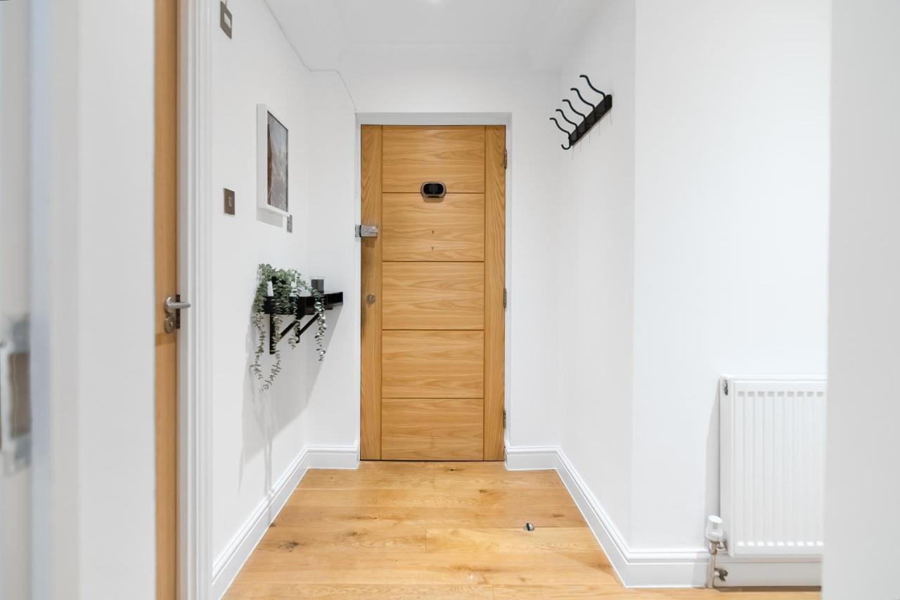 Chic 3 Bed Apartment Near London Bridge With Balcony Bagian luar foto