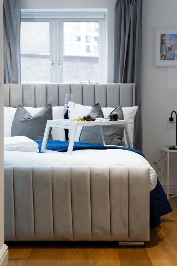 Chic 3 Bed Apartment Near London Bridge With Balcony Bagian luar foto