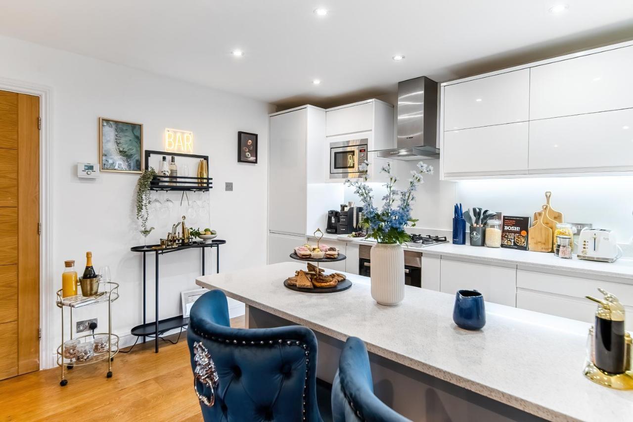 Chic 3 Bed Apartment Near London Bridge With Balcony Bagian luar foto