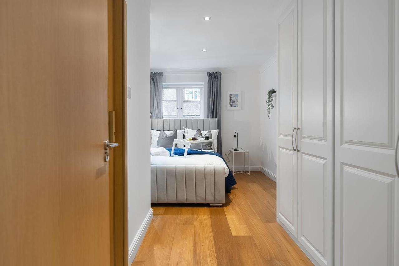 Chic 3 Bed Apartment Near London Bridge With Balcony Bagian luar foto